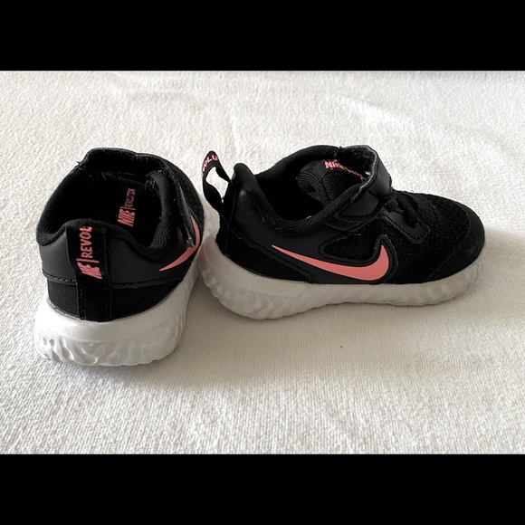 Nike Revolution 5 Baby/Toddler sneakers - Picture 4 of 5